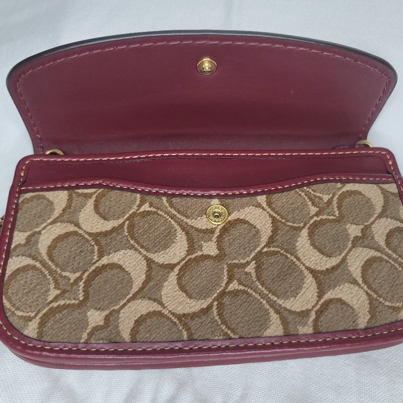 Coach leather wristlet - Picture 7 of 7